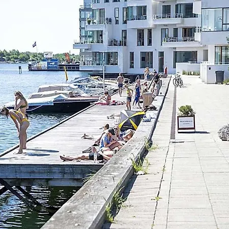 By The Pier Into Place Hotel *